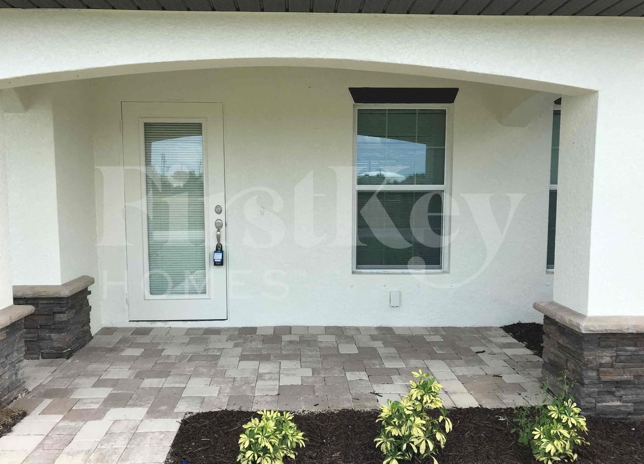 2321 Nw 9th Ave - Photo 2 of 25