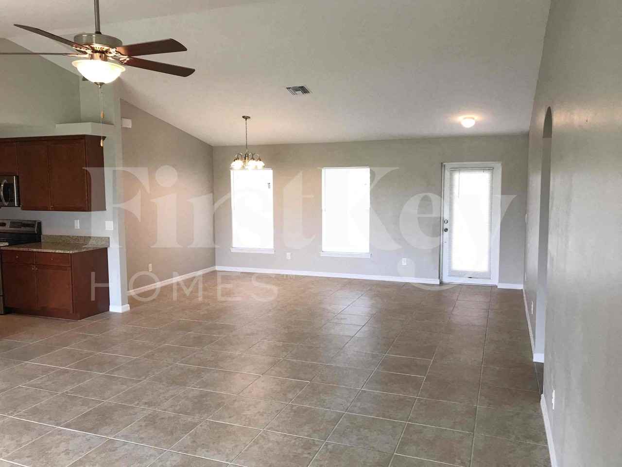2321 Nw 9th Ave - Photo 4 of 25
