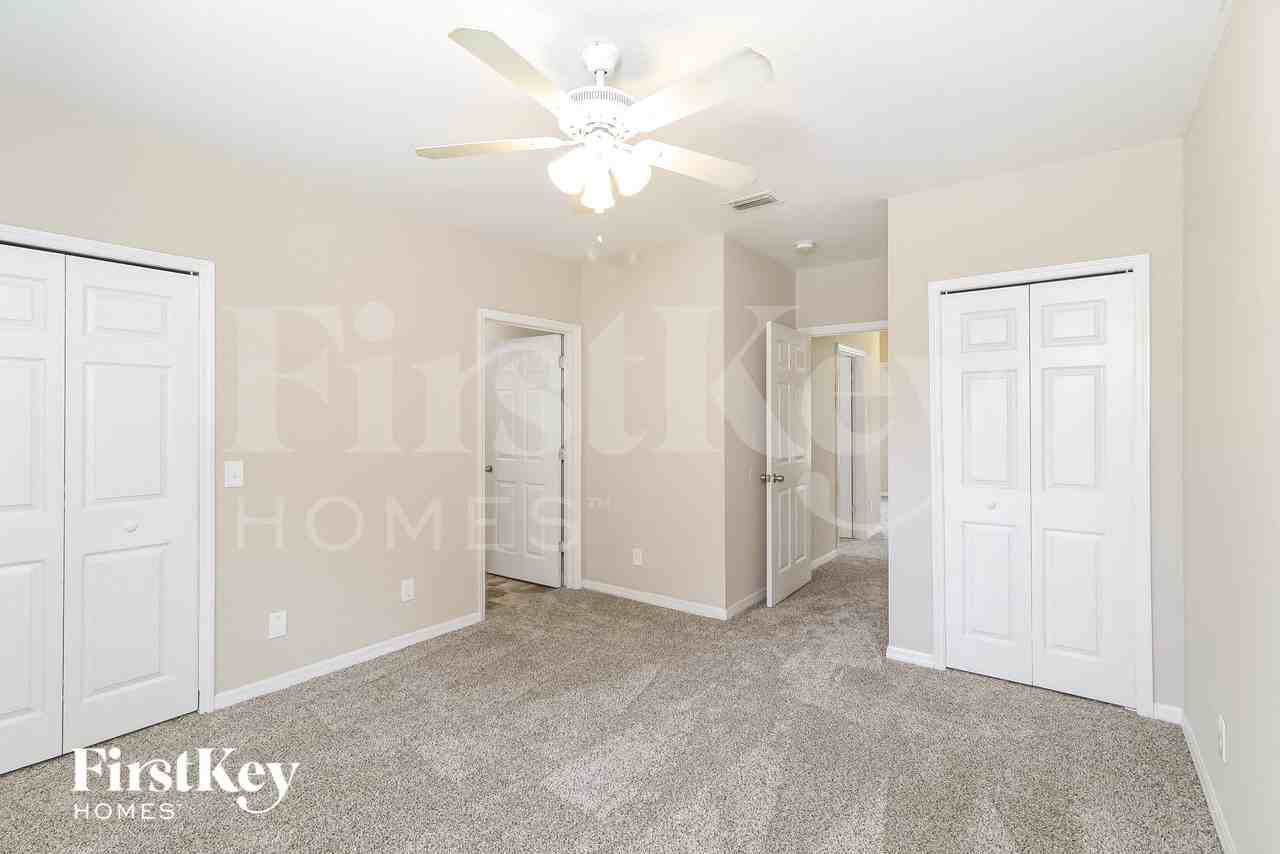 2067 N Chamberlain Blvd - Photo 7 of 15