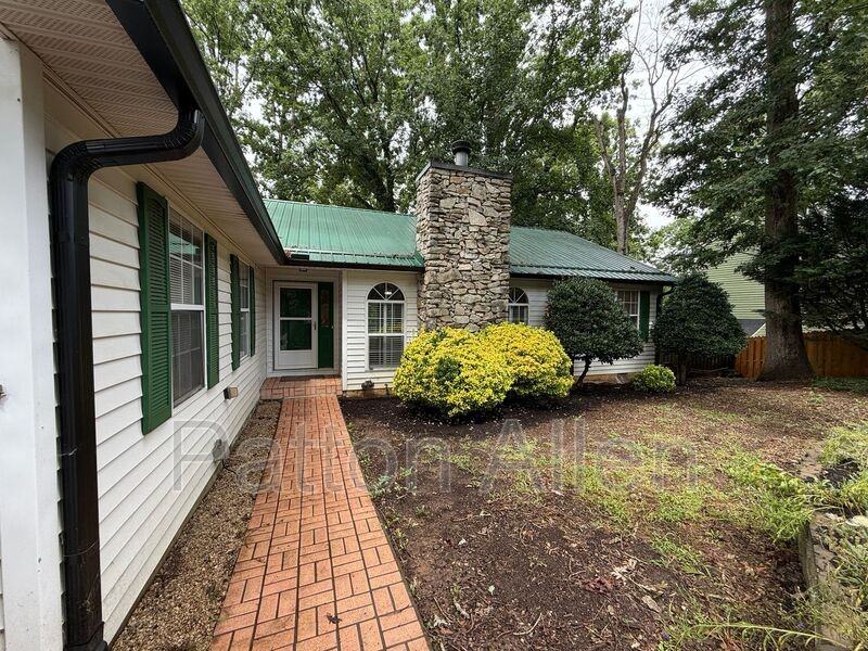 78 Pine Cone Dr - Photo 2 of 39