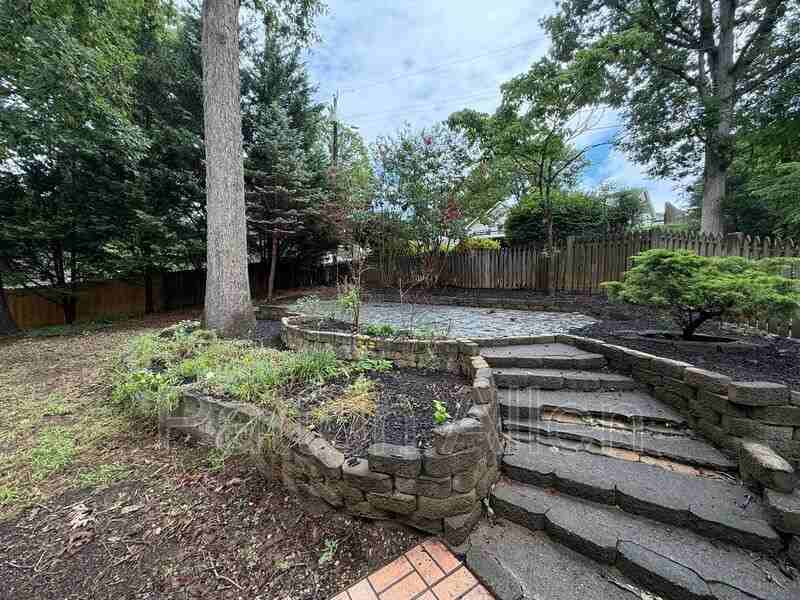 78 Pine Cone Dr - Photo 3 of 39