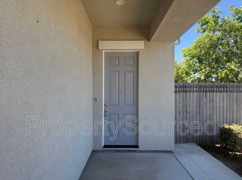 1428 Nascimento St - Photo 2 of 45