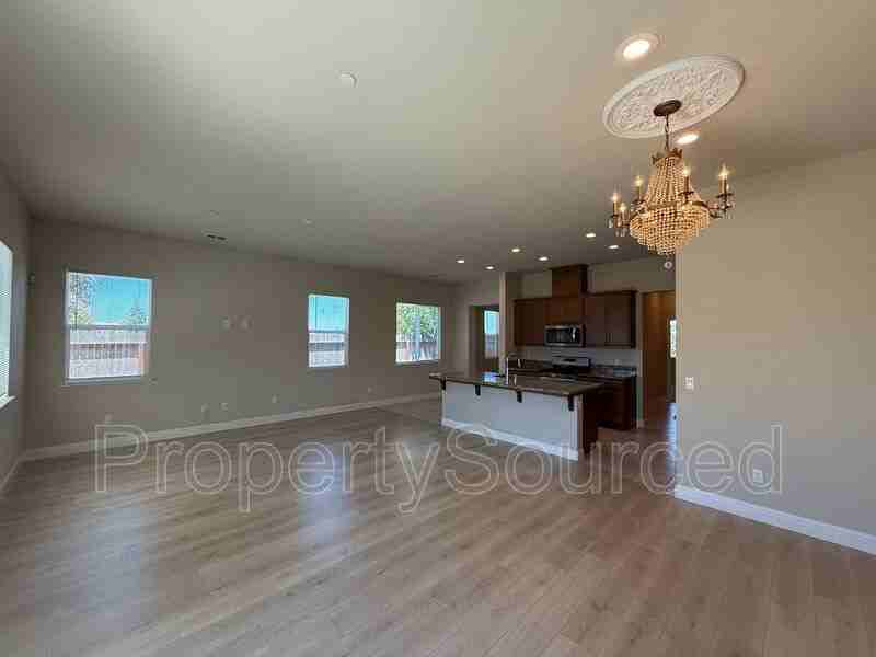 1428 Nascimento St - Photo 5 of 45