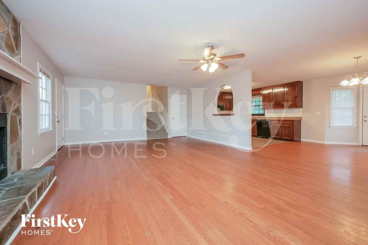 195 Freestone Dr - Photo 5 of 15