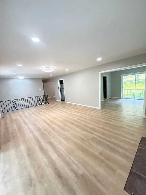 1260 Kenmore Dr - Photo 2 of 14