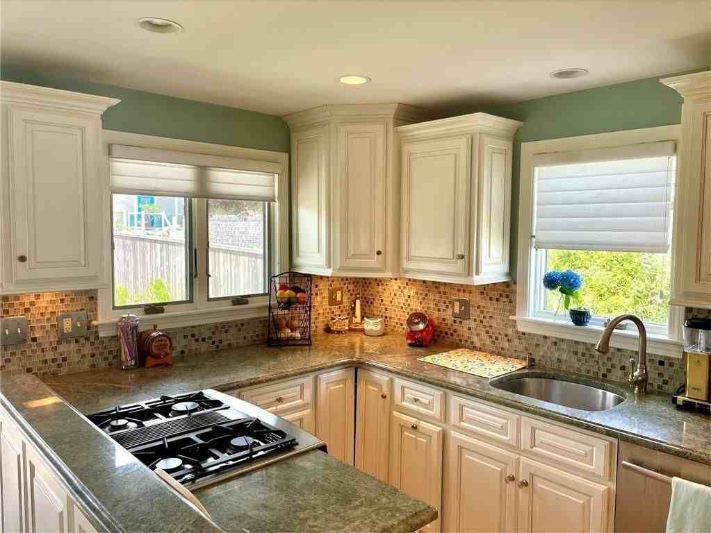 57 Green St - Photo 3 of 44