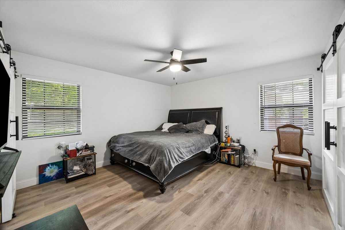 8510 Western Dr - Photo 3 of 10