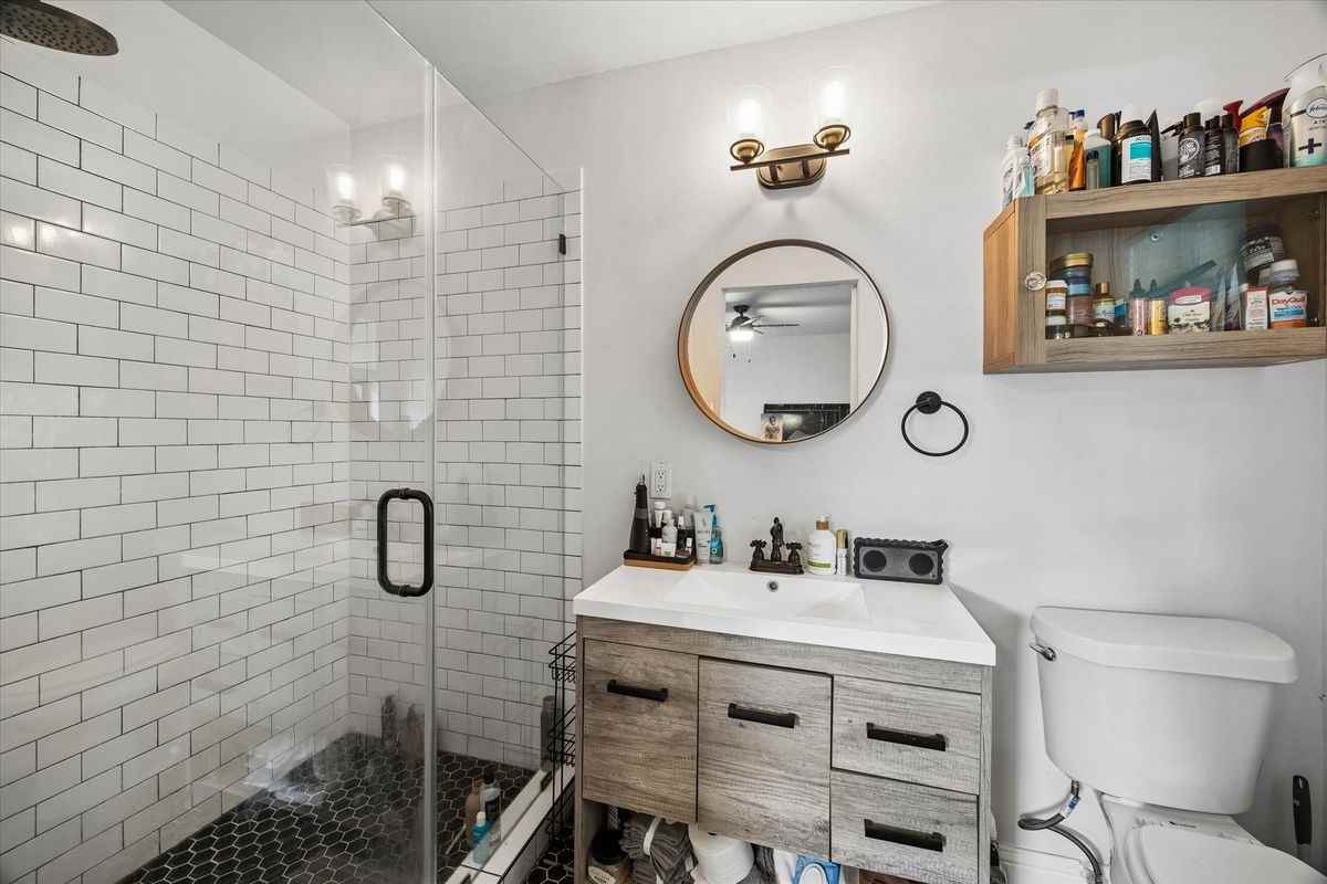 8510 Western Dr - Photo 4 of 10