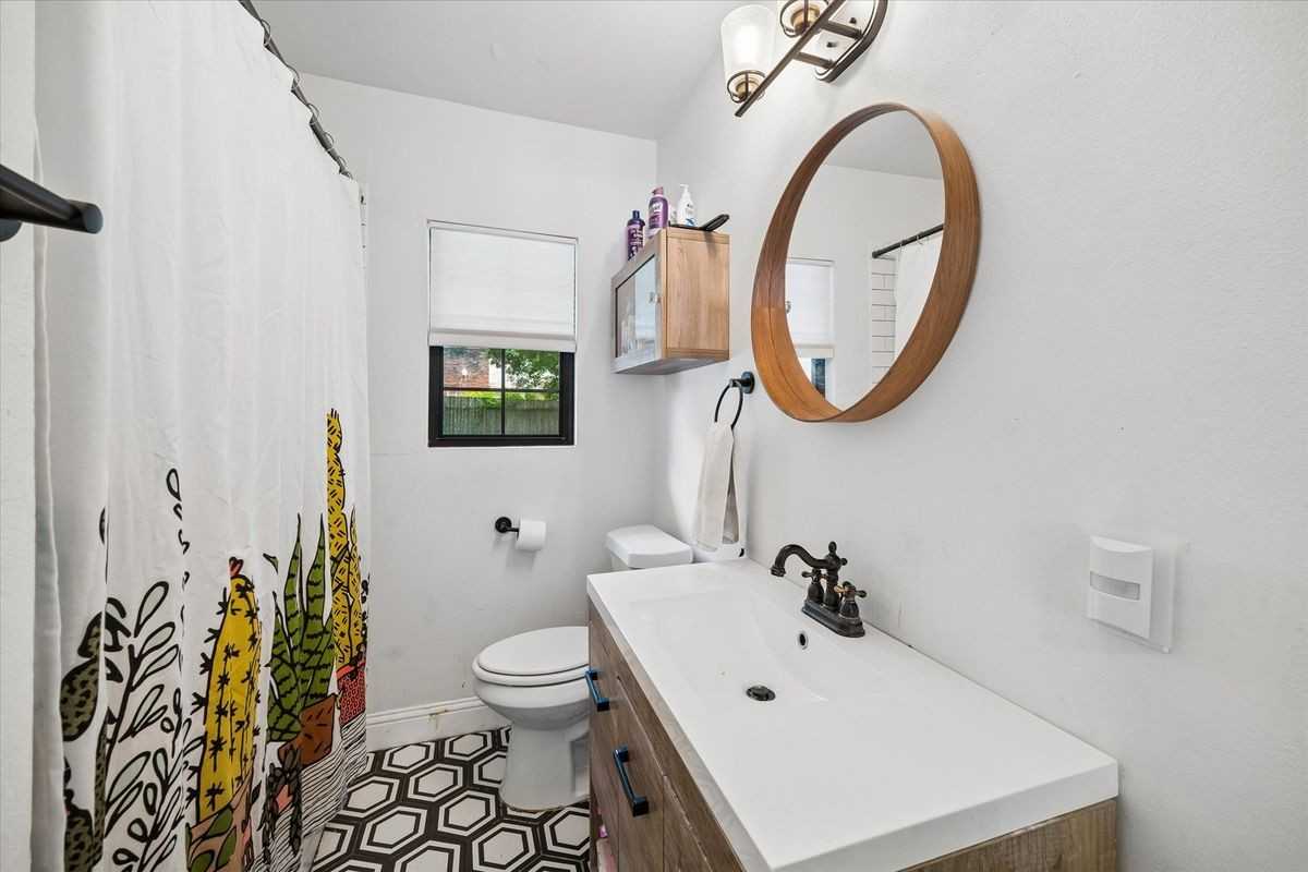 8510 Western Dr - Photo 7 of 10