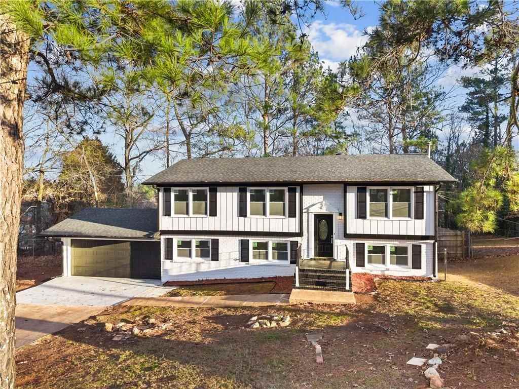 2304 S Hairston Rd - Photo 2 of 23