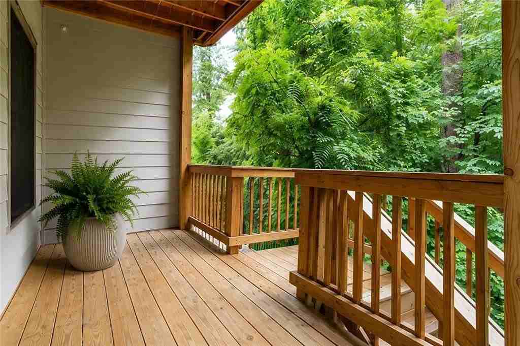 914 Canterbury Ln Ne - Photo 7 of 15