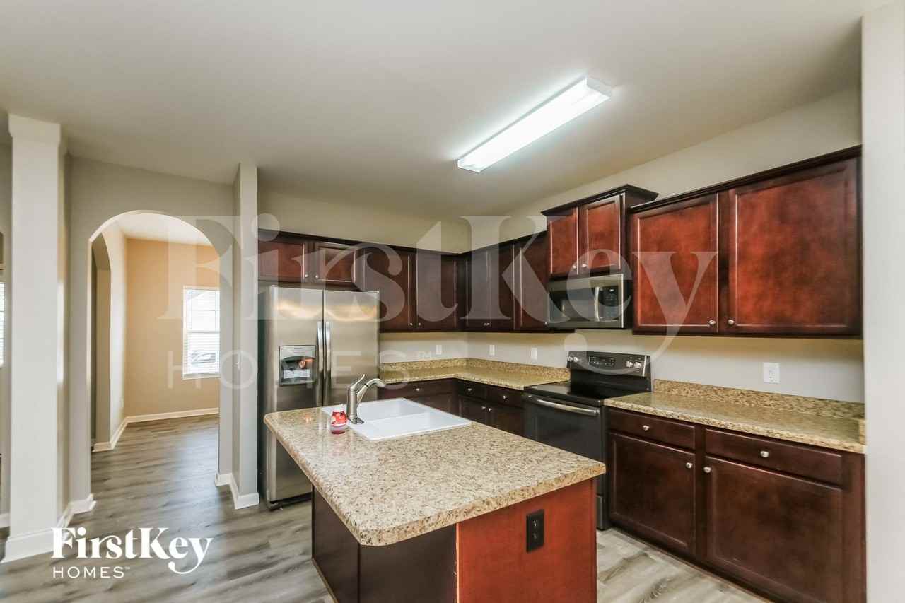 179 Spring Forrest Ln - Photo 4 of 15