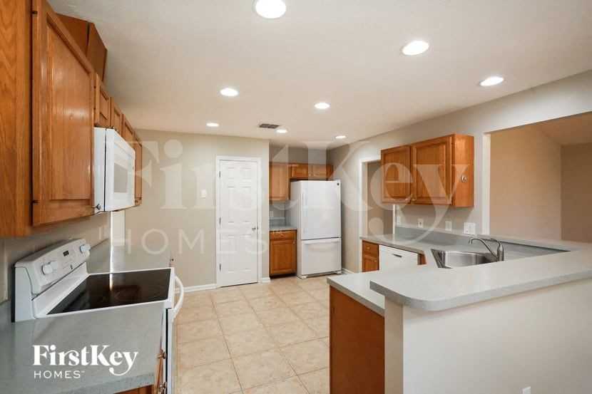 1691 Ponce De Leon Ct - Photo 7 of 17