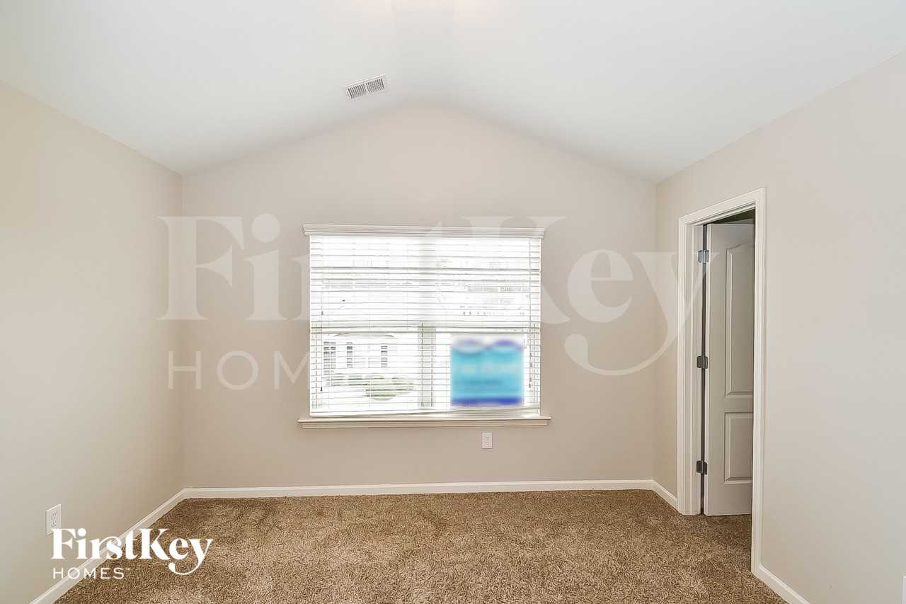 166 Hill Side Way - Photo 7 of 18
