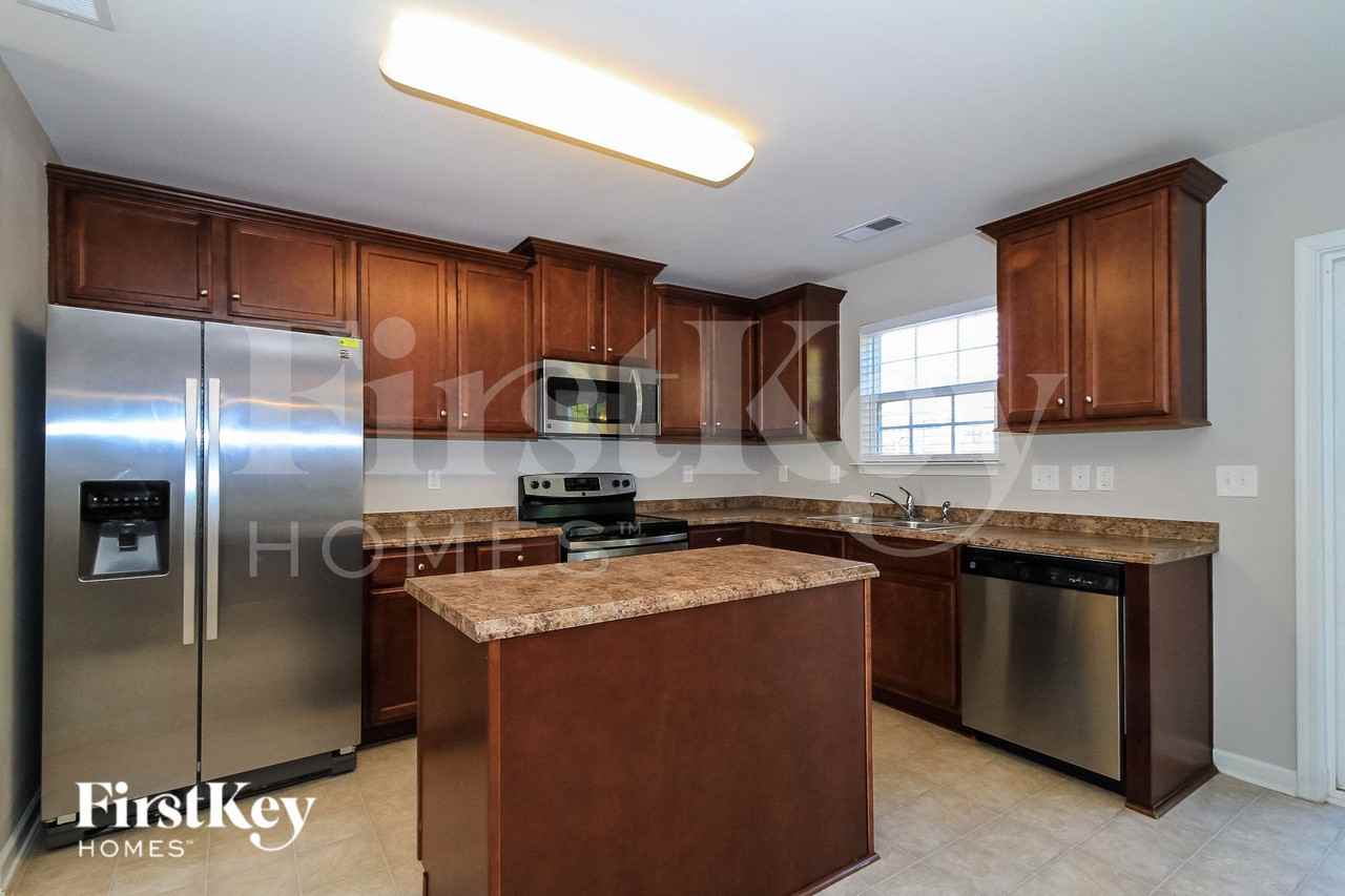 1541 Weatherend Dr - Photo 6 of 14