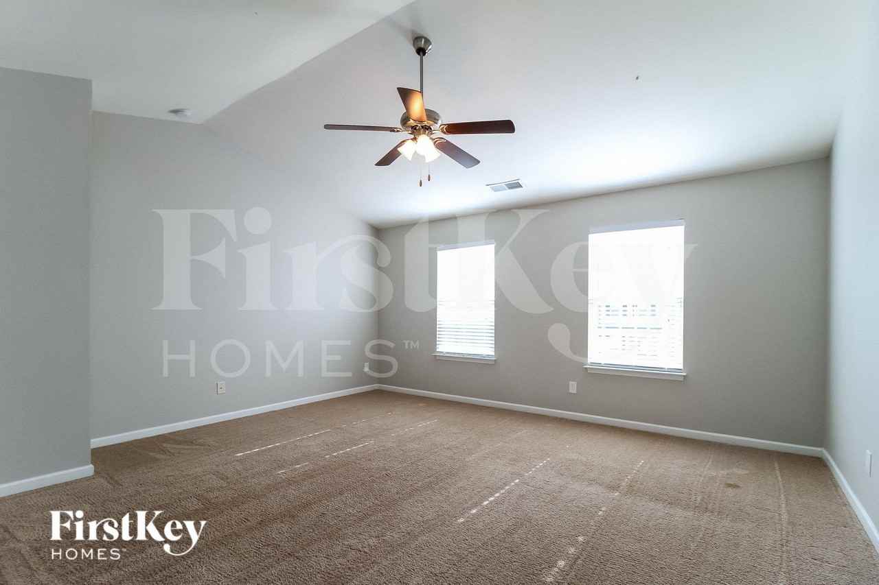 1541 Weatherend Dr - Photo 7 of 14