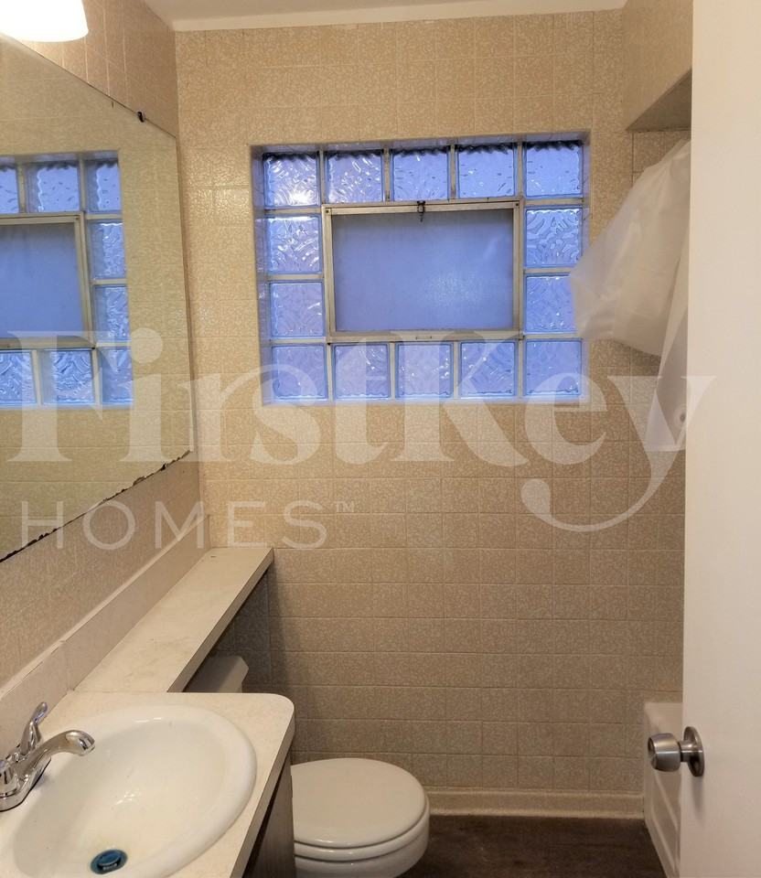 1526 Mandel Ave - Photo 7 of 10
