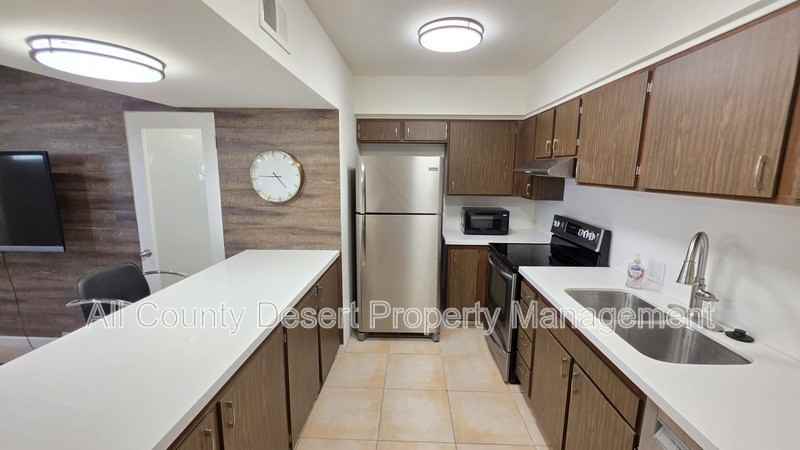 2504 N Whitewater Club Dr #C - Photo 5 of 20