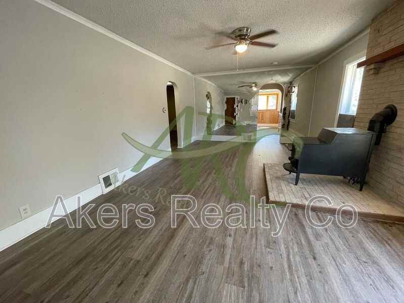 524 Belmont Ave - Photo 4 of 27