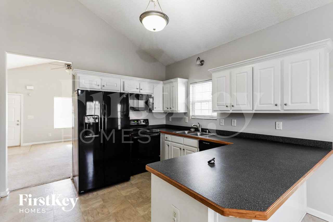 1252 Clearwater Dr - Photo 5 of 16
