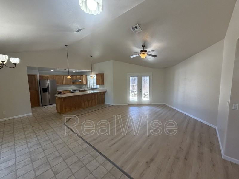 1388 Kellenbeck Ave - Photo 3 of 16