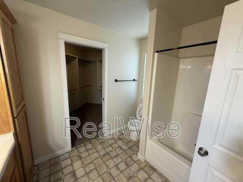 1388 Kellenbeck Ave - Photo 7 of 16