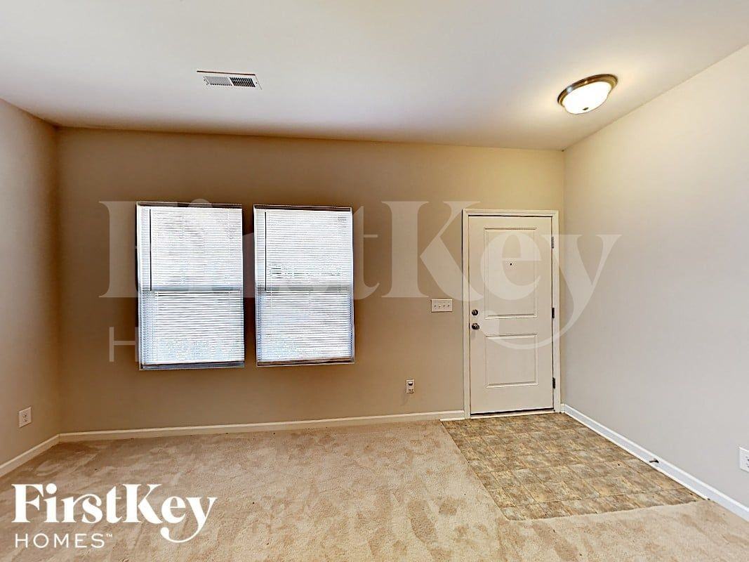 11217 Deer Stand Ct - Photo 3 of 17