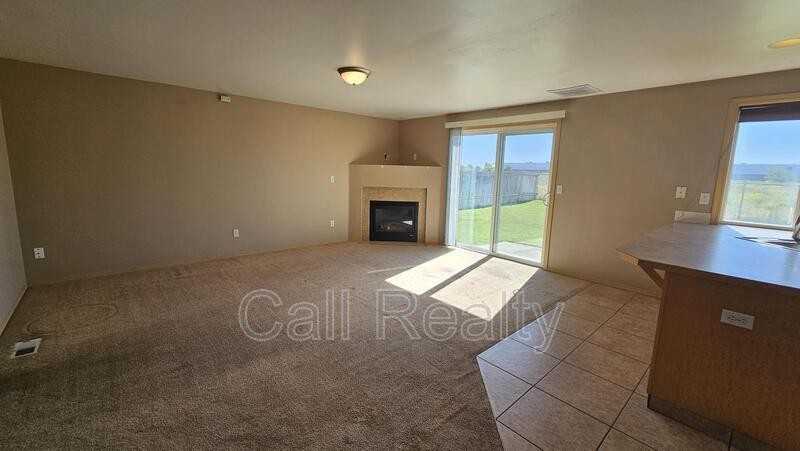7016 S Lucas St - Photo 7 of 17