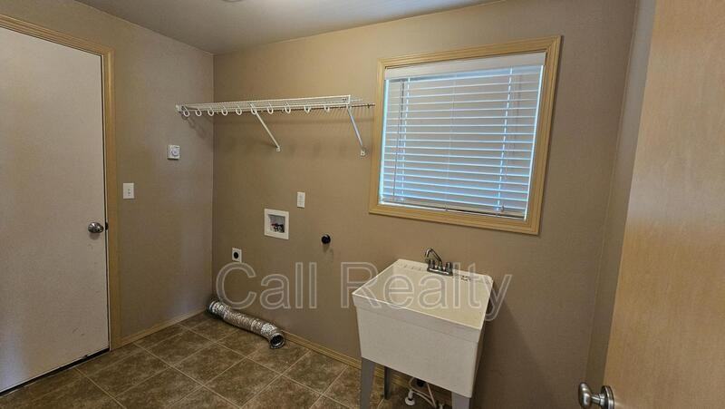 7016 S Lucas St - Photo 6 of 40
