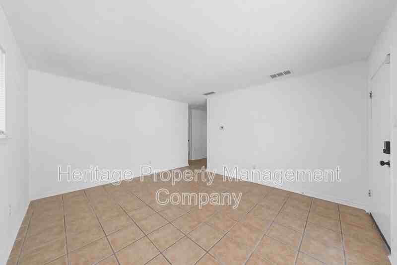 4942 Driskill St - Photo 5 of 31