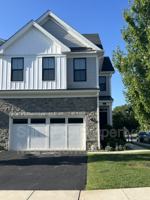 featured image of 33 Clover Ln