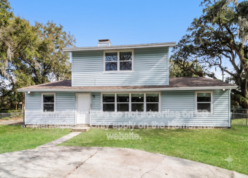 3811 E Palifox St