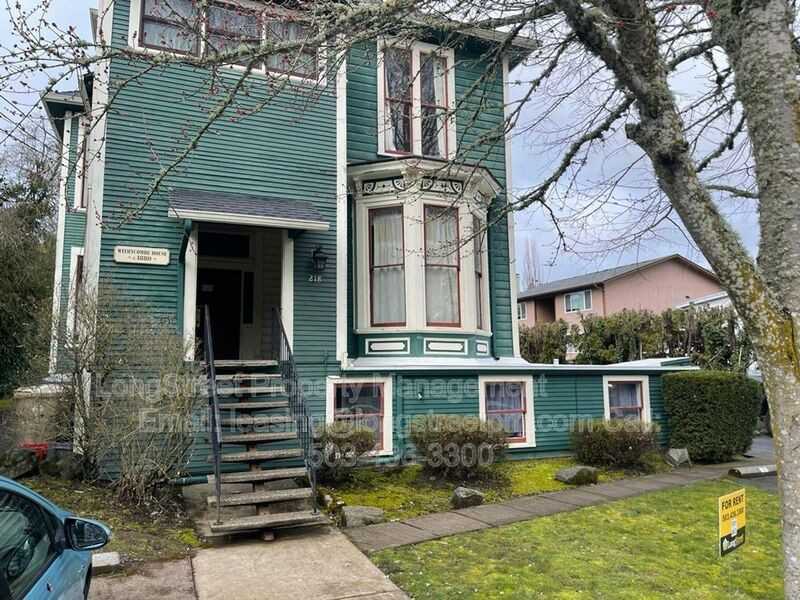 218 Nw 21st St #3 - Photo 2 of 10