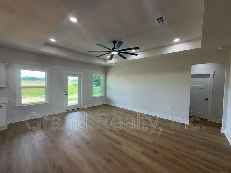 9351 Salter Rd - Photo 6 of 23