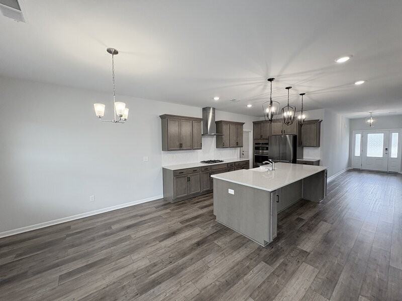 153 Brockway Dr - Photo 3 of 41