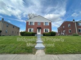 featured image of 1549 Old Lane Ave #1