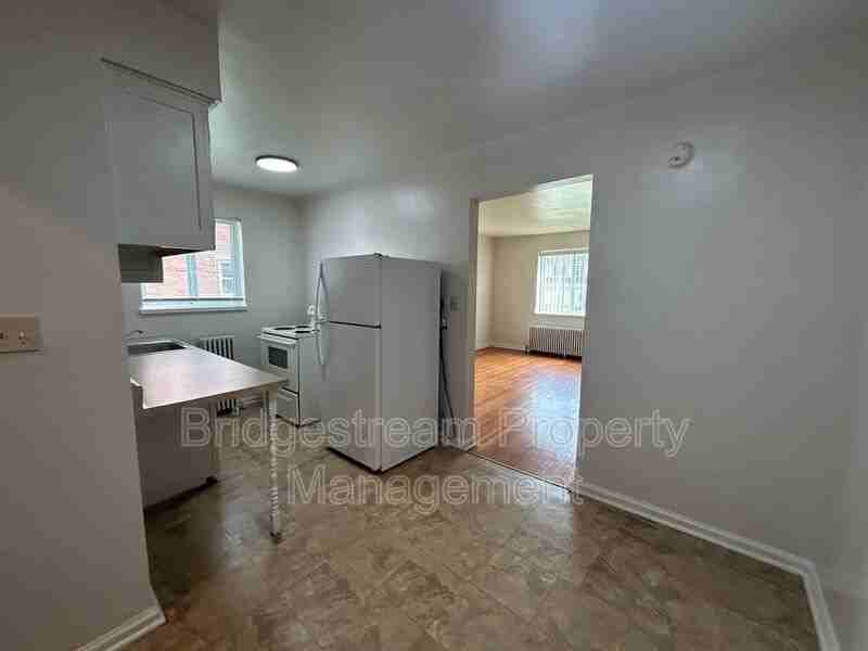 1549 Old Lane Ave #1 - Photo 3 of 5