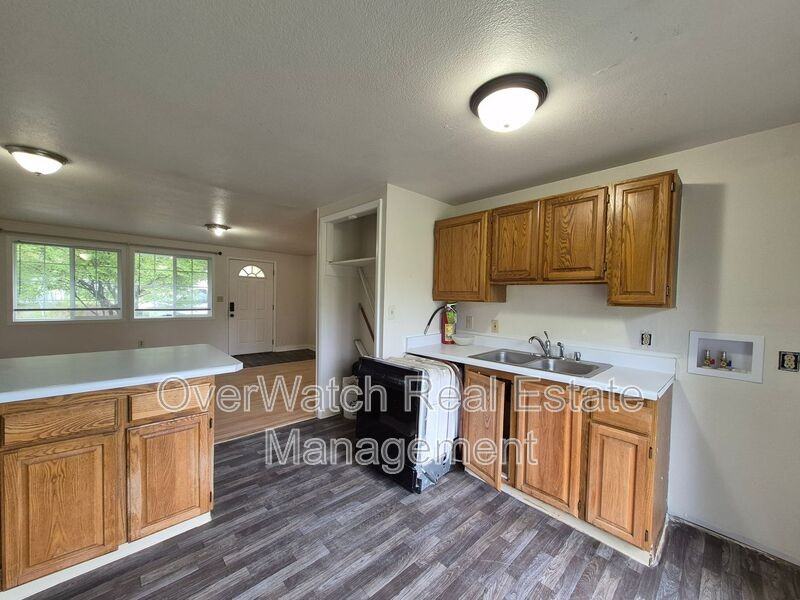 1604 Elmendorf Dr - Photo 4 of 8