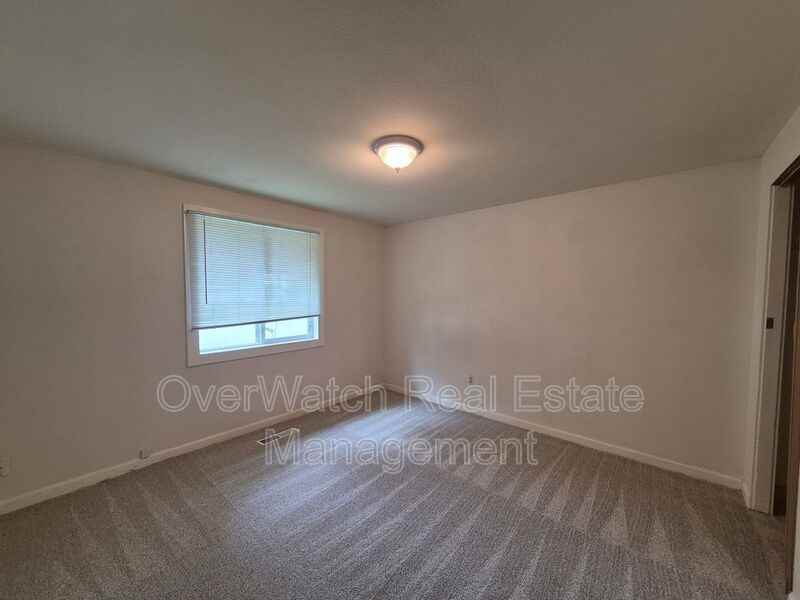 1604 Elmendorf Dr - Photo 6 of 8