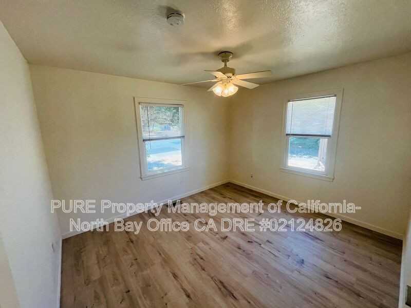 296 Gardens Ave - Photo 6 of 17