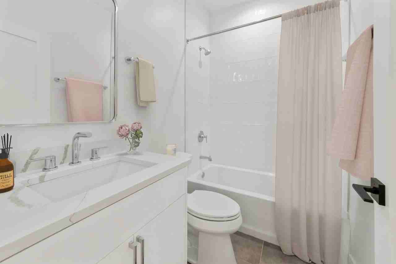 2148 N Mozart St #1N - Photo 3 of 7