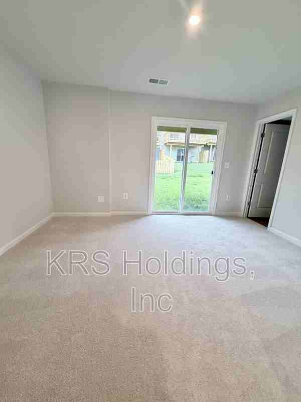 315 Old Field Drive - Photo 4 of 17