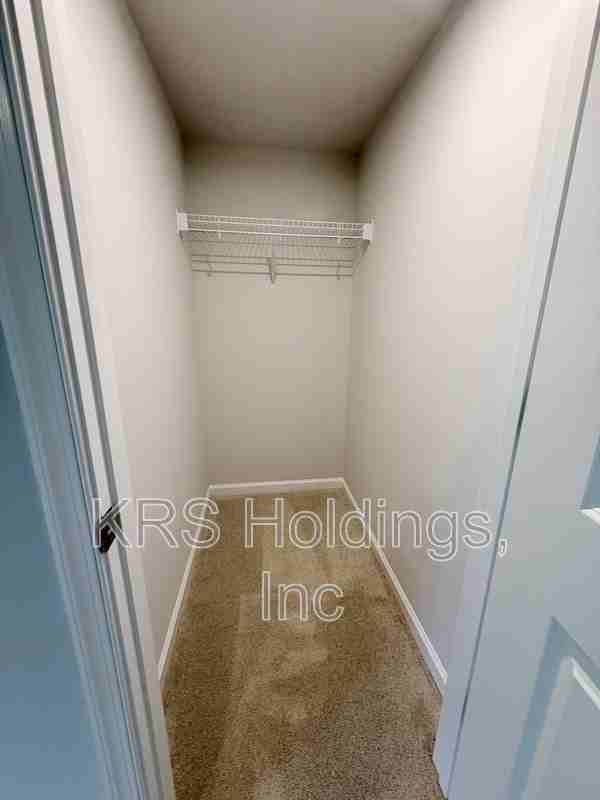 315 Old Field Drive - Photo 6 of 17
