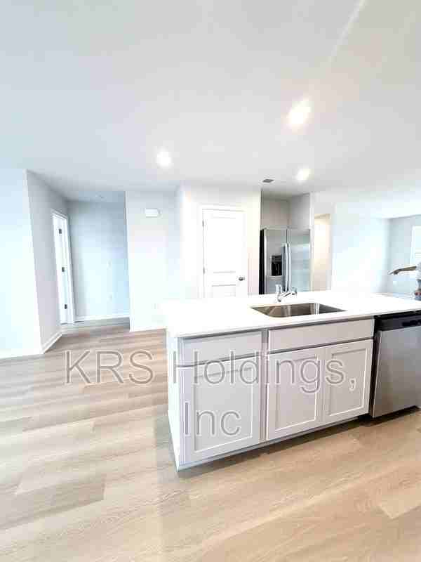315 Old Field Drive - Photo 7 of 17