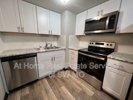 featured image of 1242 E Cherry St #101