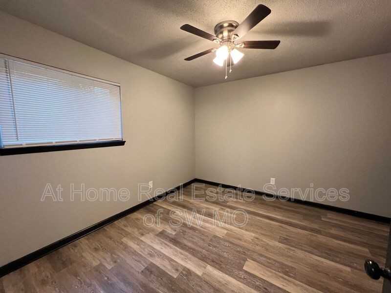 1242 E Cherry St #101 - Photo 4 of 5