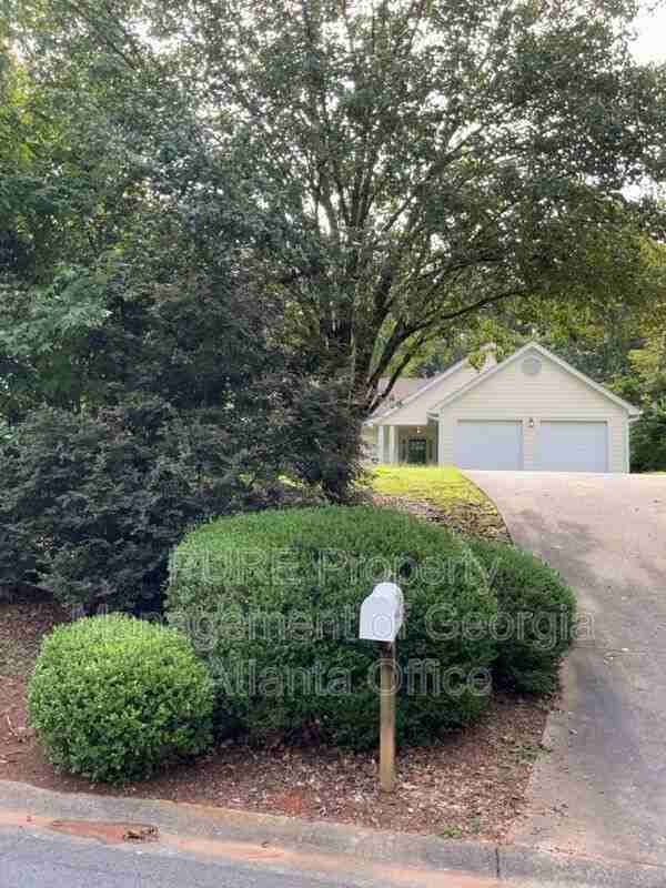 1195 Parkwood Chase Nw - Photo 3 of 32