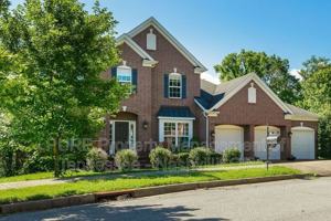 featured image of 1214 Broadmoor Cir