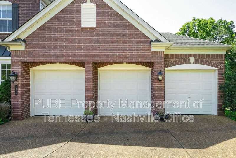 1214 Broadmoor Cir - Photo 4 of 47