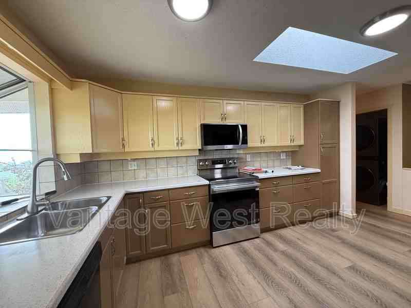 1153 Trevor Dr - Photo 2 of 26